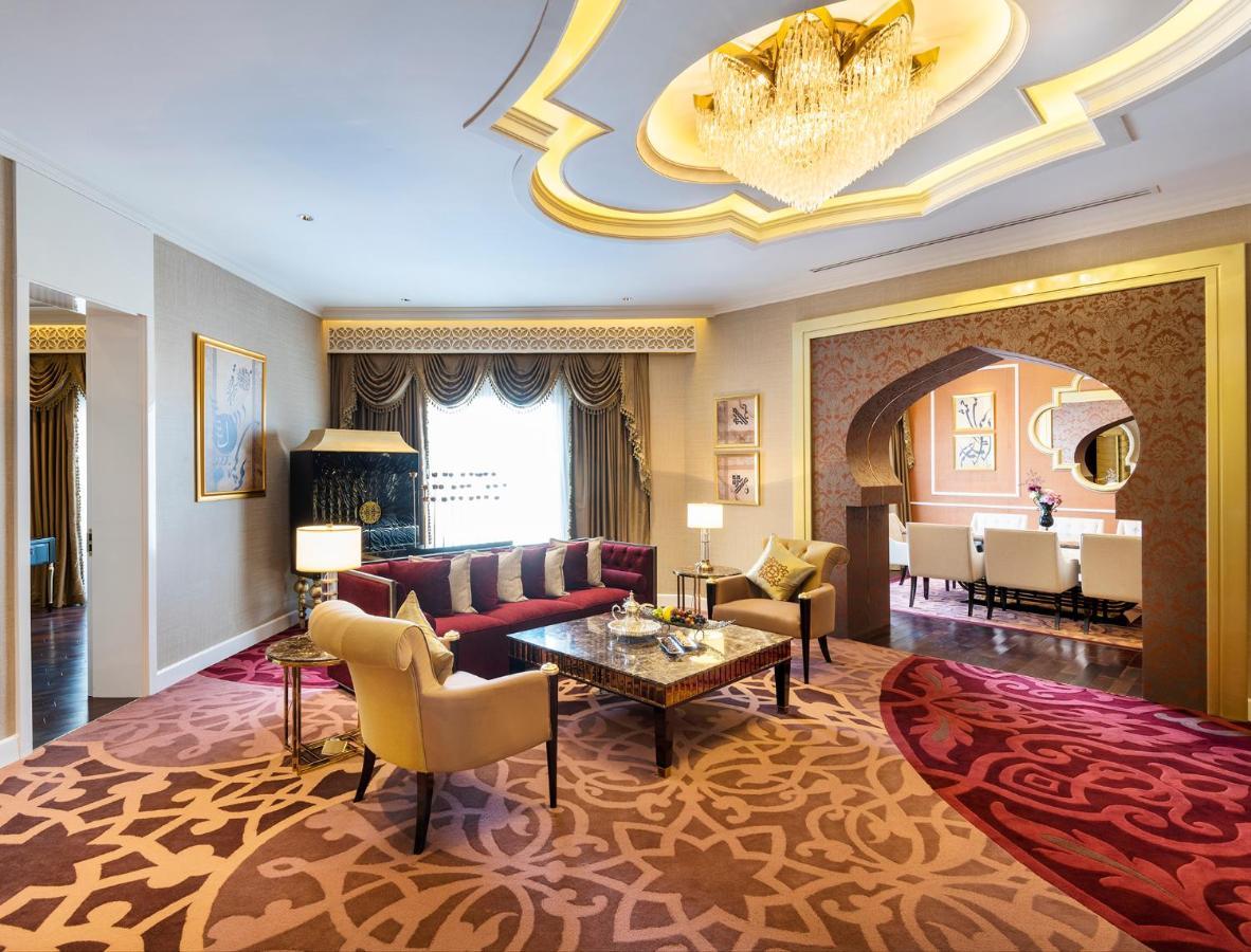 Ezdan Palace Hotel Ντόχα Εξωτερικό φωτογραφία A suite at the hotel