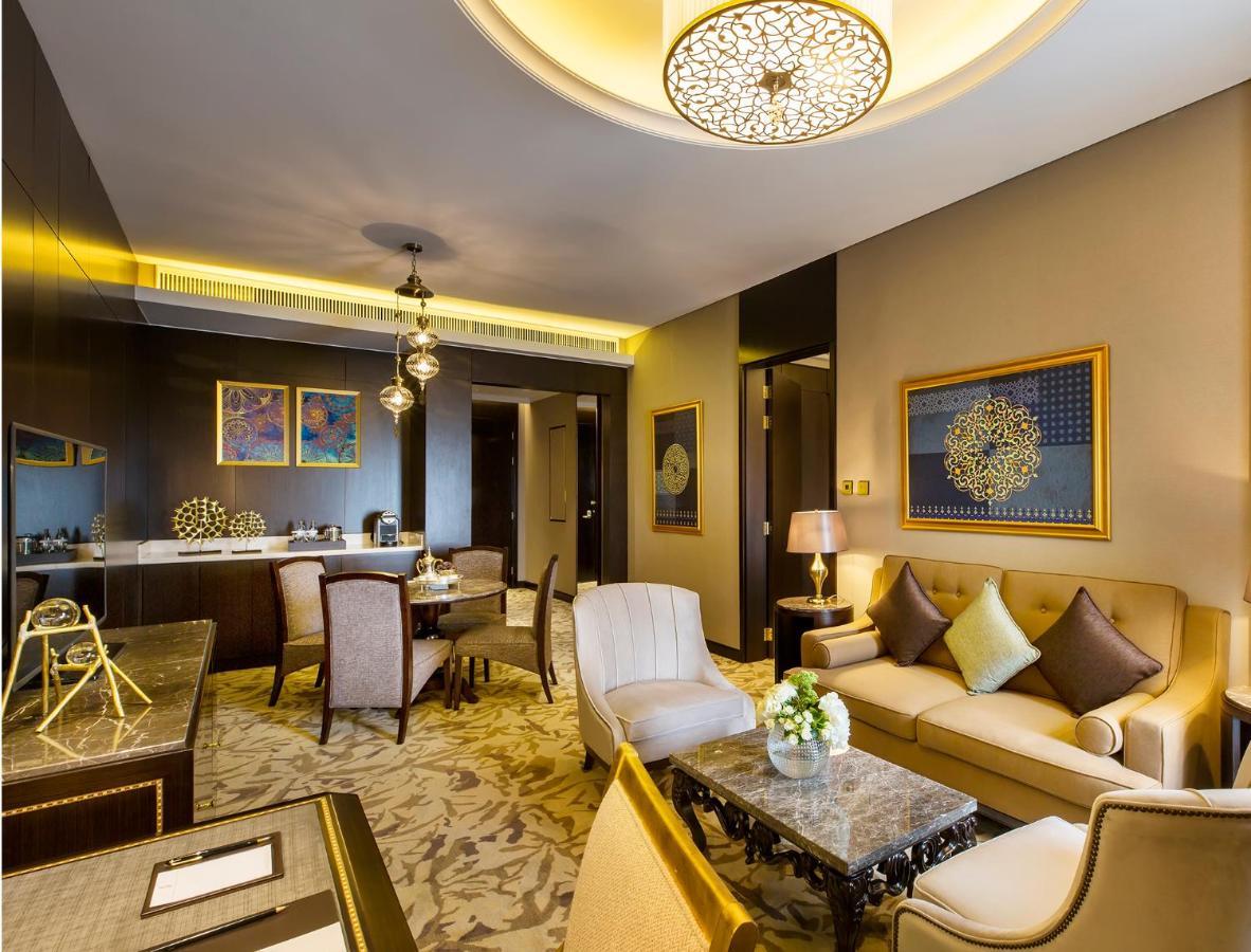 Ezdan Palace Hotel Ντόχα Εξωτερικό φωτογραφία A suite at the hotel