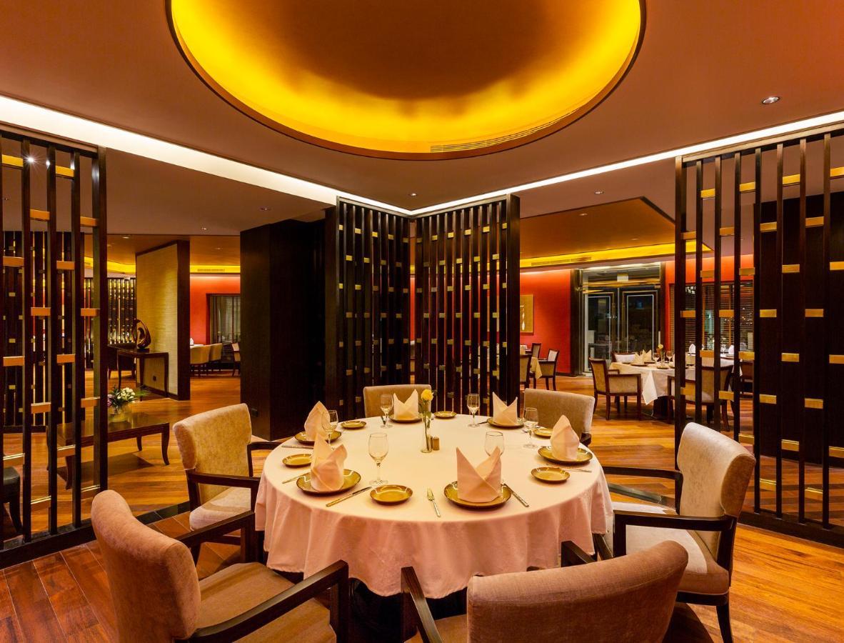 Ezdan Palace Hotel Ντόχα Εξωτερικό φωτογραφία The interior of the restaurant