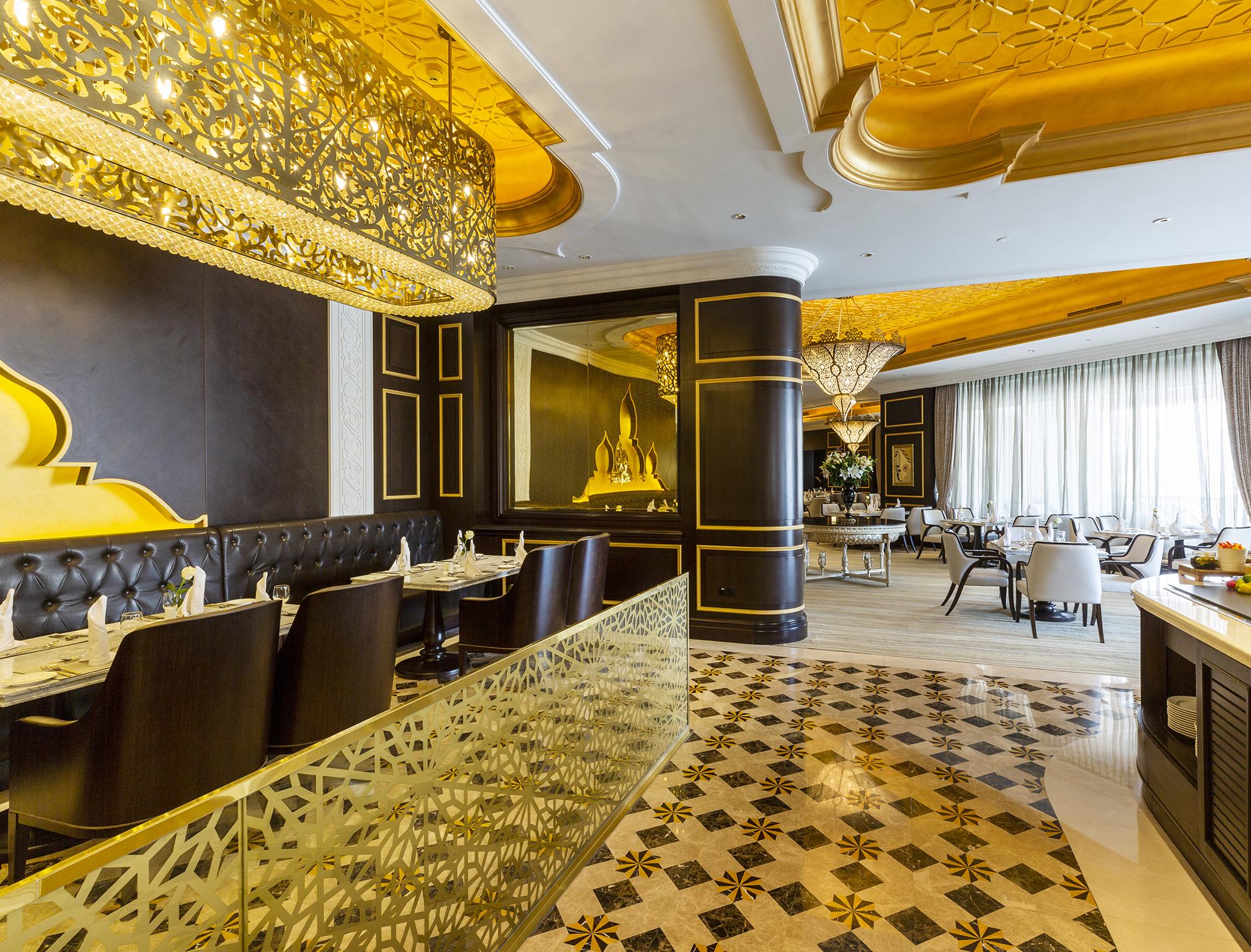 Ezdan Palace Hotel Ντόχα Εξωτερικό φωτογραφία The interior of the restaurant