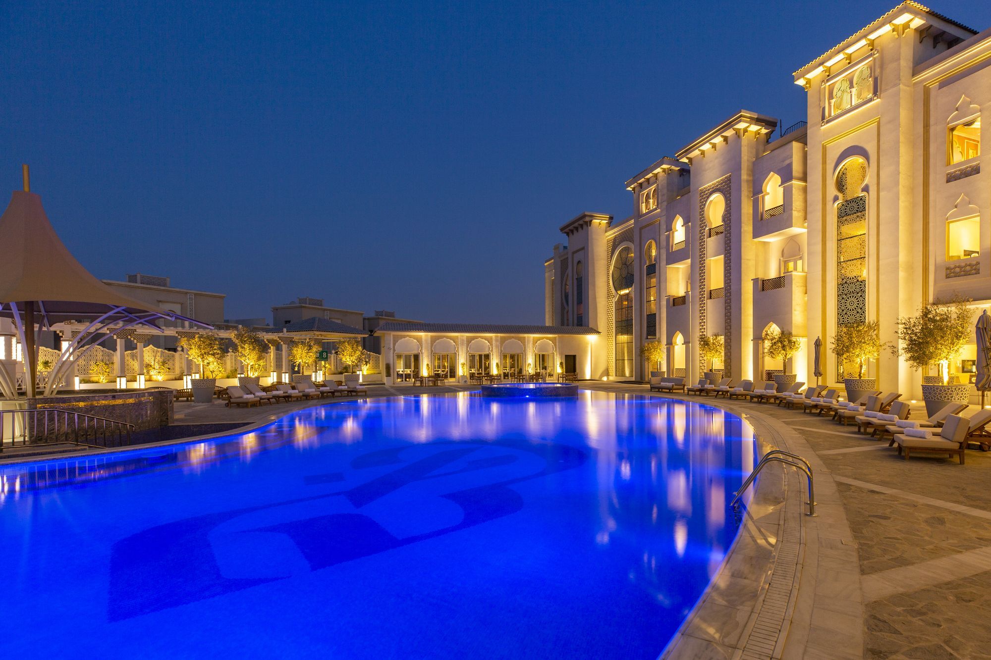 Ezdan Palace Hotel Ντόχα Εξωτερικό φωτογραφία The pool at the Taj Mahal Palace, Mumbai